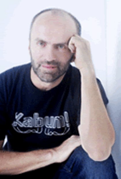Gringo Cardia é sinônimo de comunicação visual de qualidade, em alto nível, de arte aplicada à vida cultural contemporânea, no Brasil e exterior